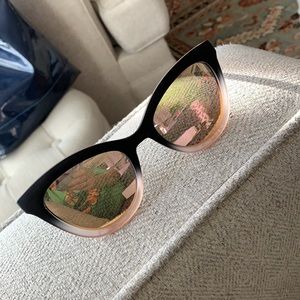 Blenders women’s “Kona Kai” polarized sunglasses BNWT!